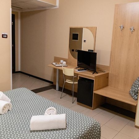 Hotel Ayri Medesano Eksteriør billede